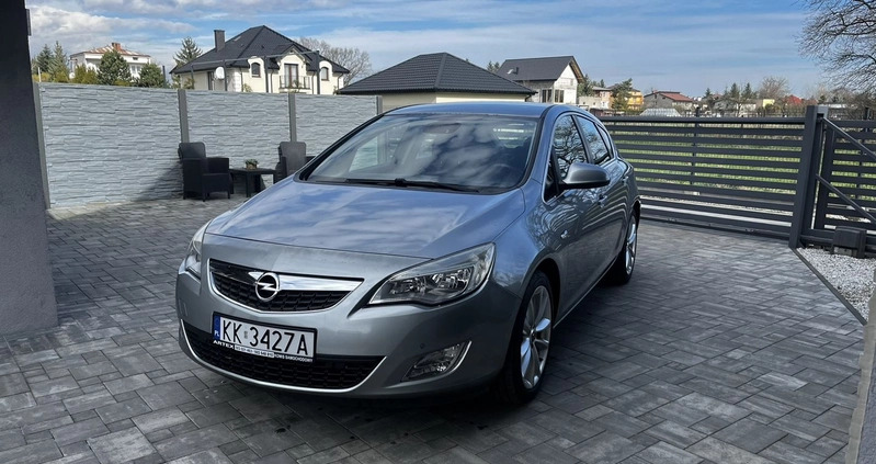 Opel Astra cena 23300 przebieg: 252432, rok produkcji 2010 z Olsztyn małe 79